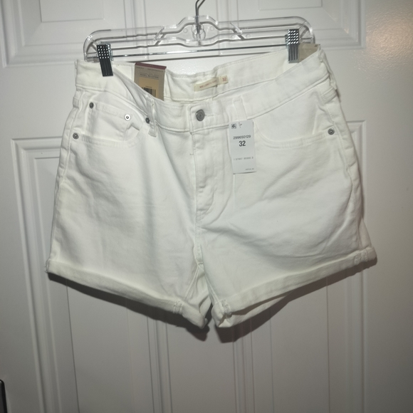Levi's Pants - Levi’s Women’s White Denim Mid Length Shorts Size 32 Cuffed Hem New with Tags